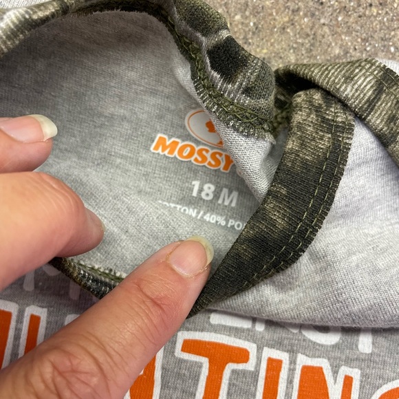 NWOT Mossy Oak Set of (2) Hunting Theme Creepers, Infant 18 months - Picture 4 of 7